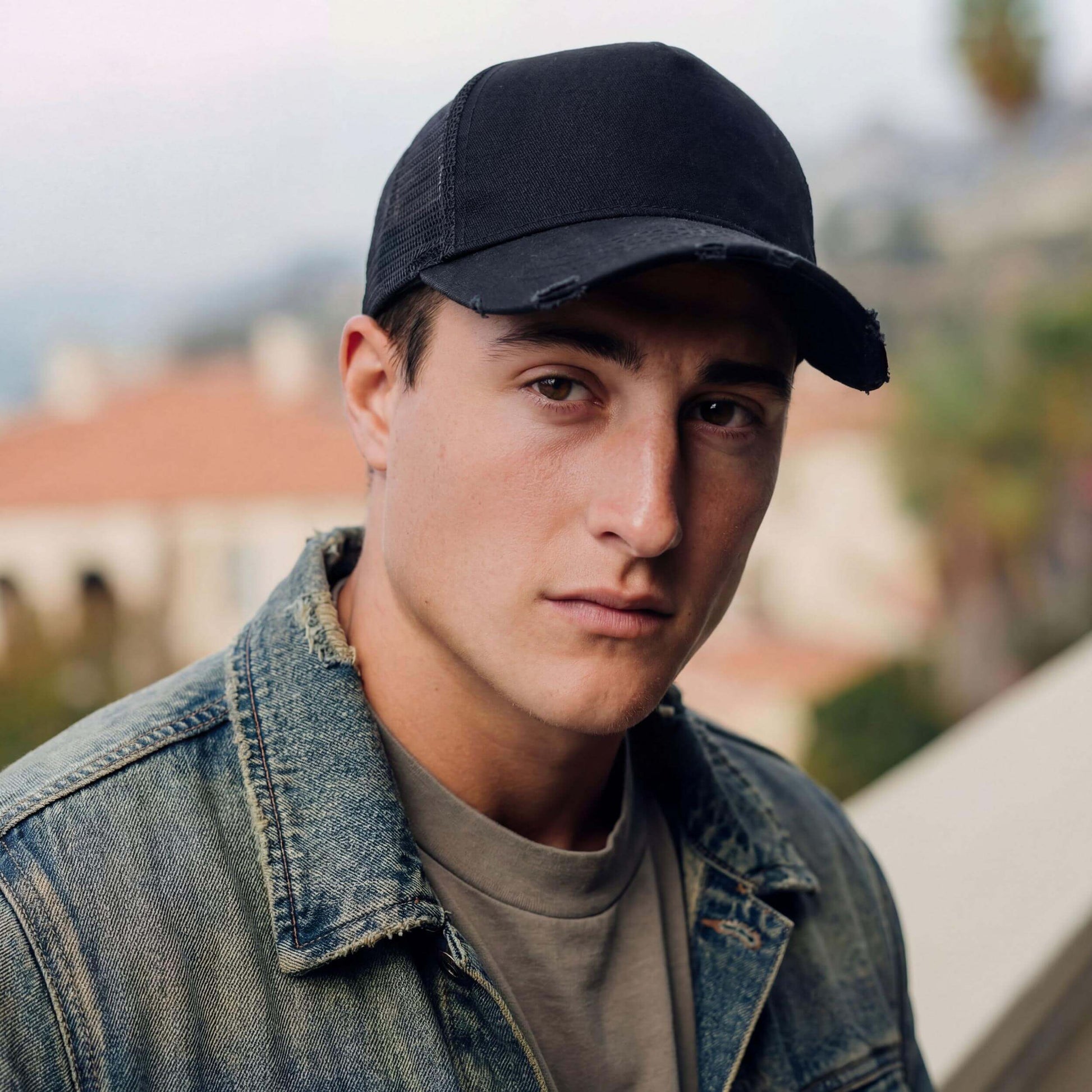 schwarz (male-model Serge Alvarez)