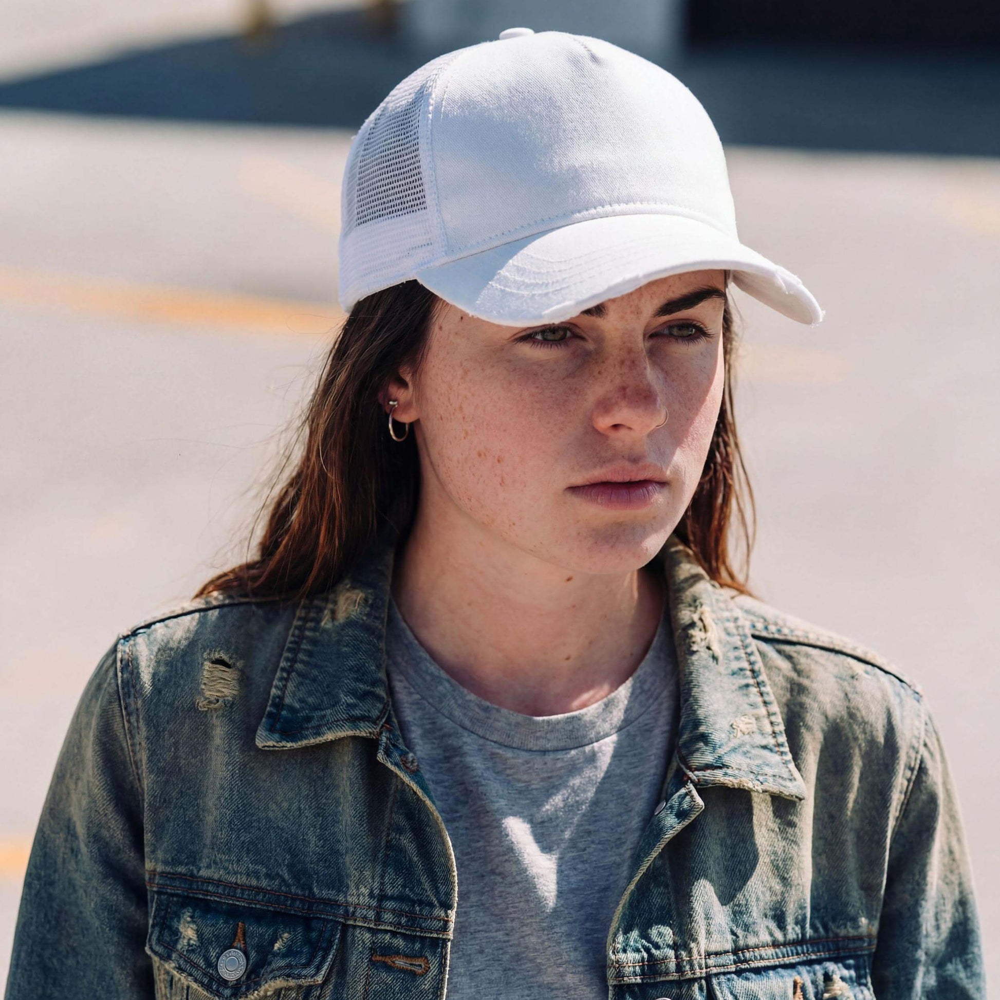 weiß (female-model Jessica Paulic)