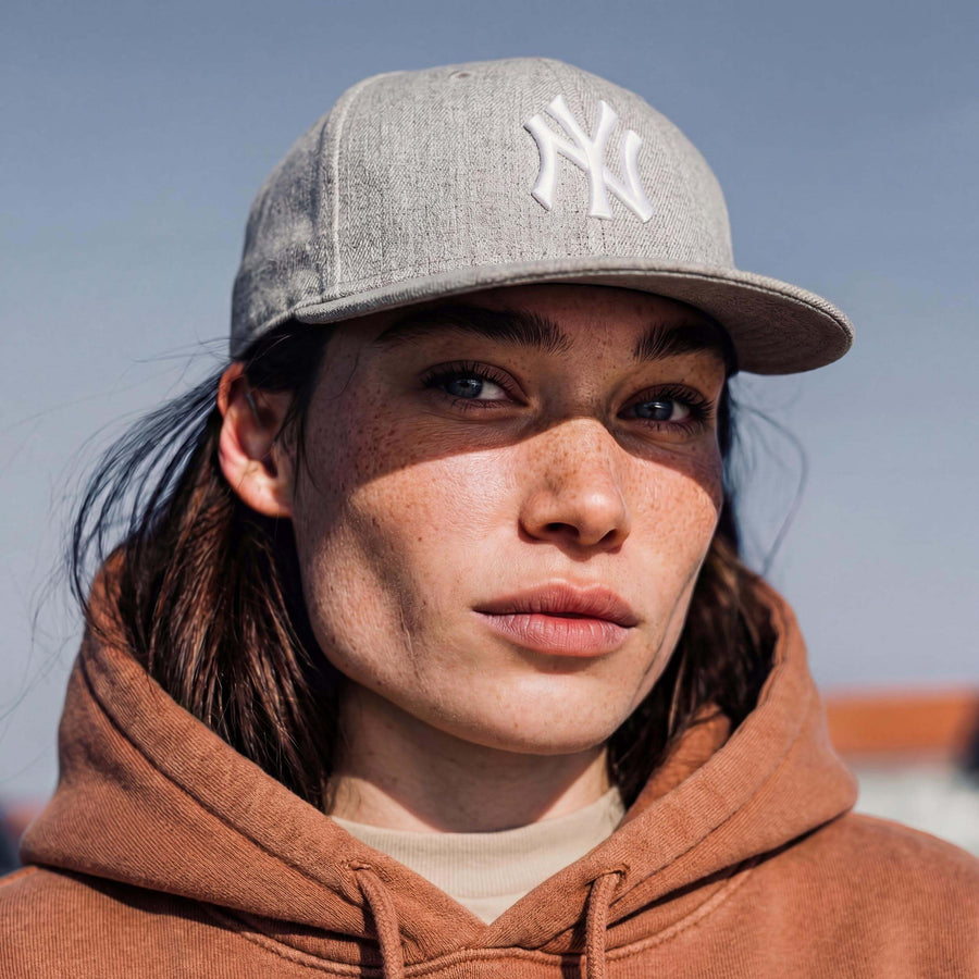 grau-meliert (female-model Monique Iverson)
