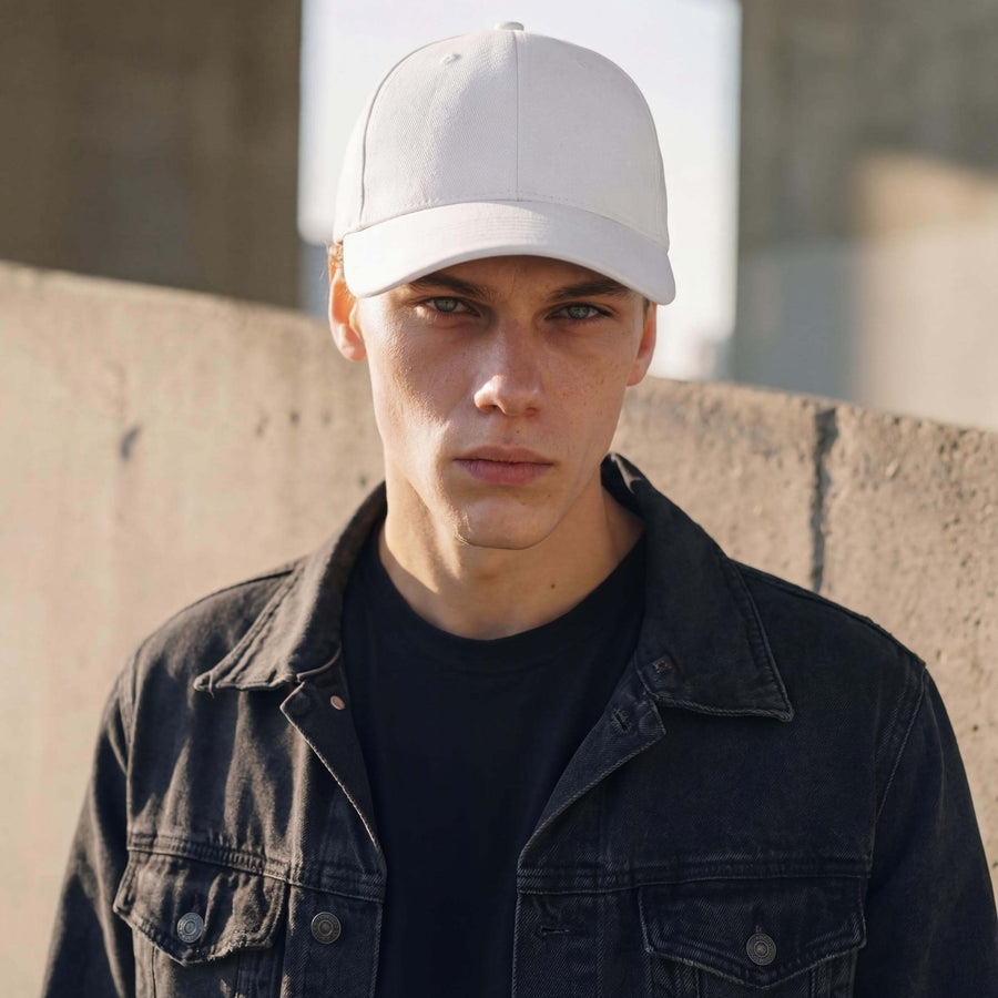 weiß (male-model James Lavender)