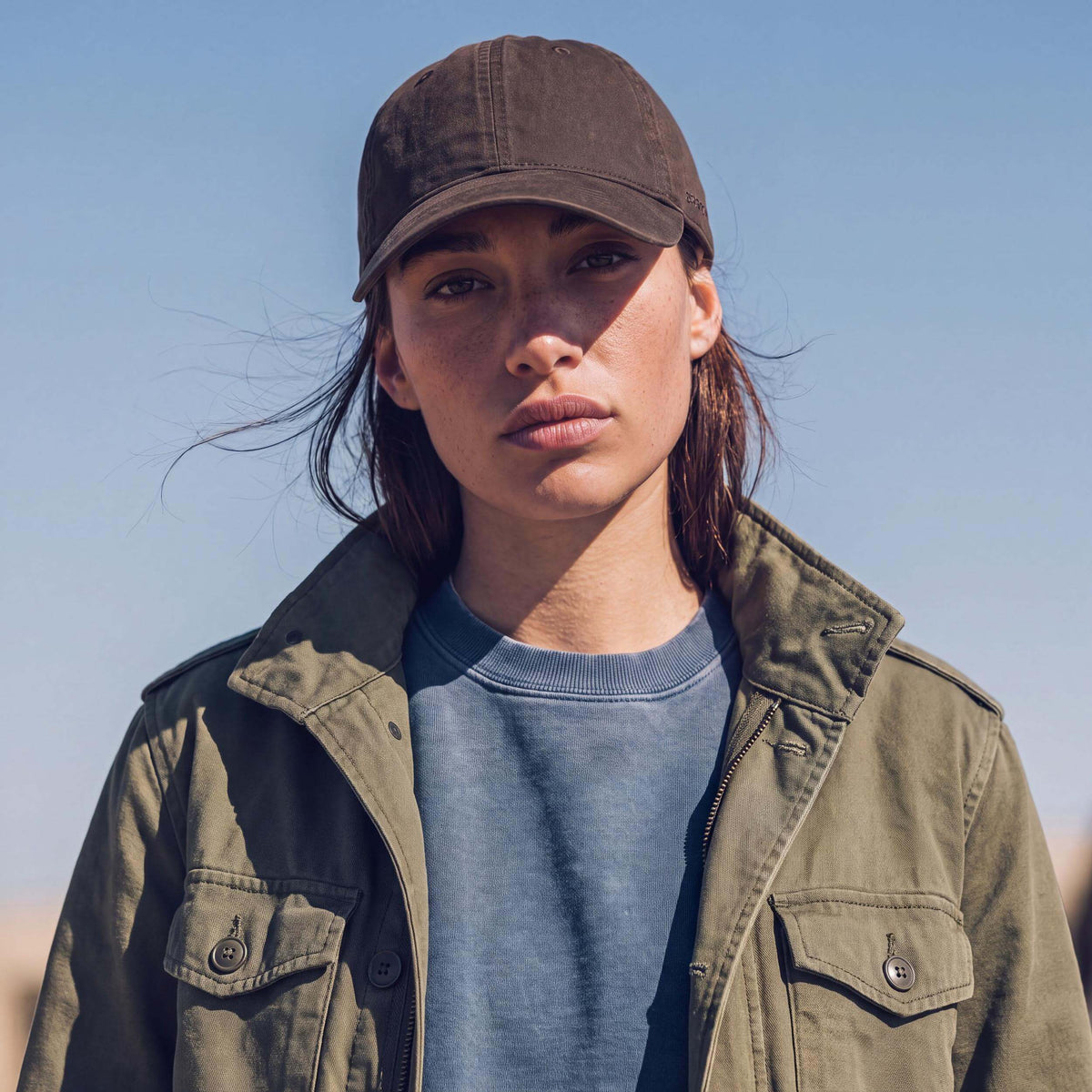 braun (female-model Natalie Polino)