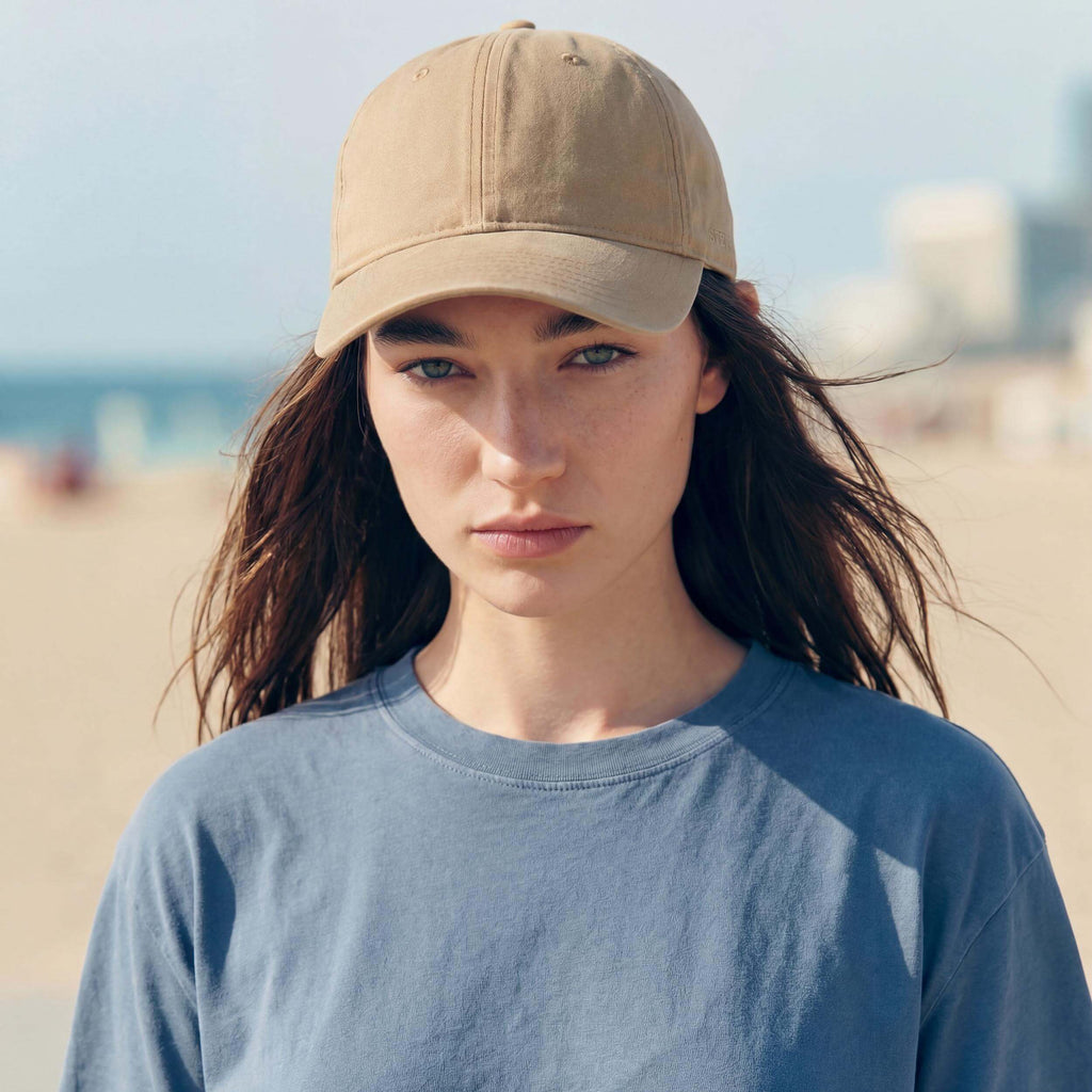 beige foncé (modèle féminin Zara Slater)