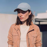 hellblau (female-model Annabel Oharra)