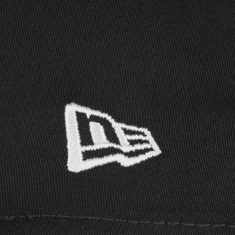 schwarz