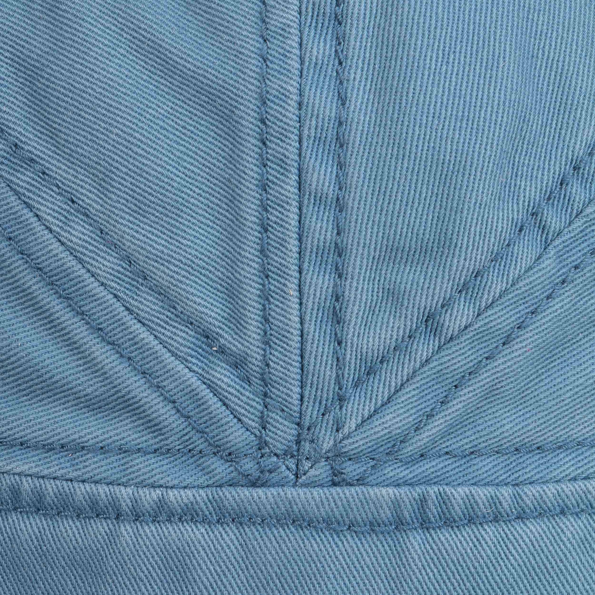 hellblau