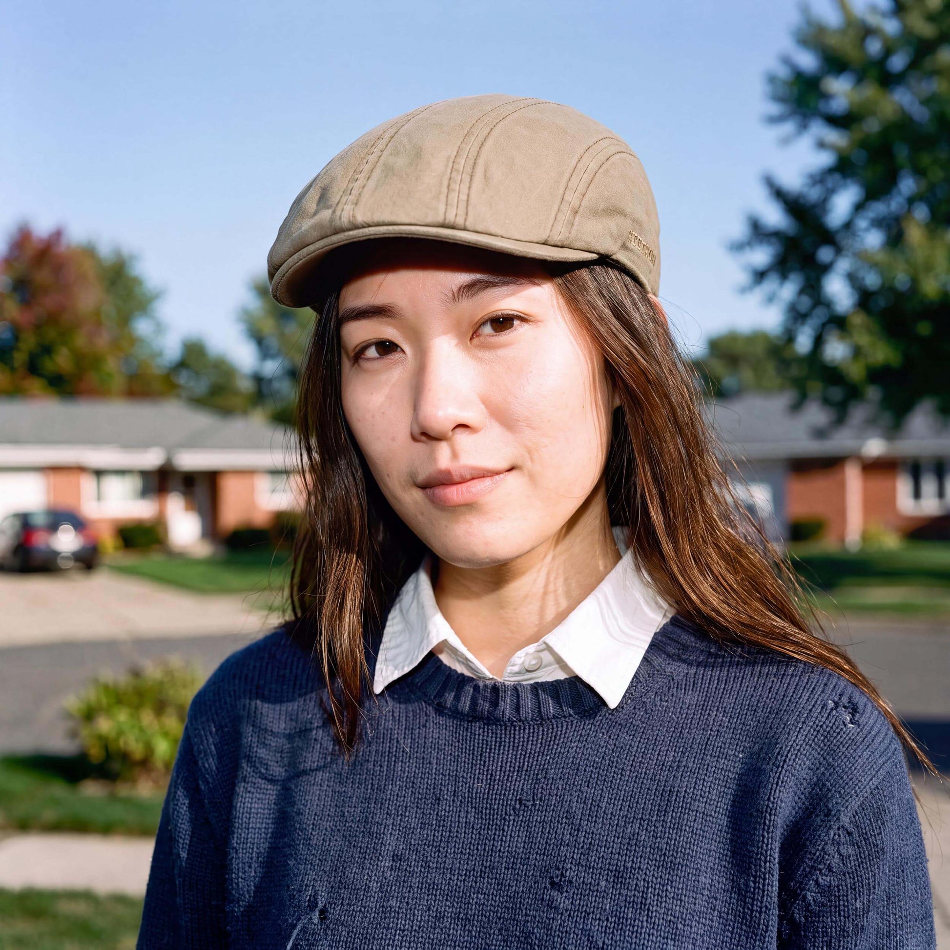 khaki (female-model)