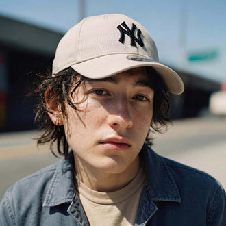 beige (male-model Oswald Bloom)