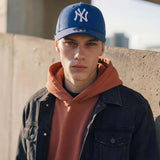 royalblau (male-model James Lavender)
