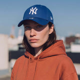 royalblau (female-model Bec Rabanne)