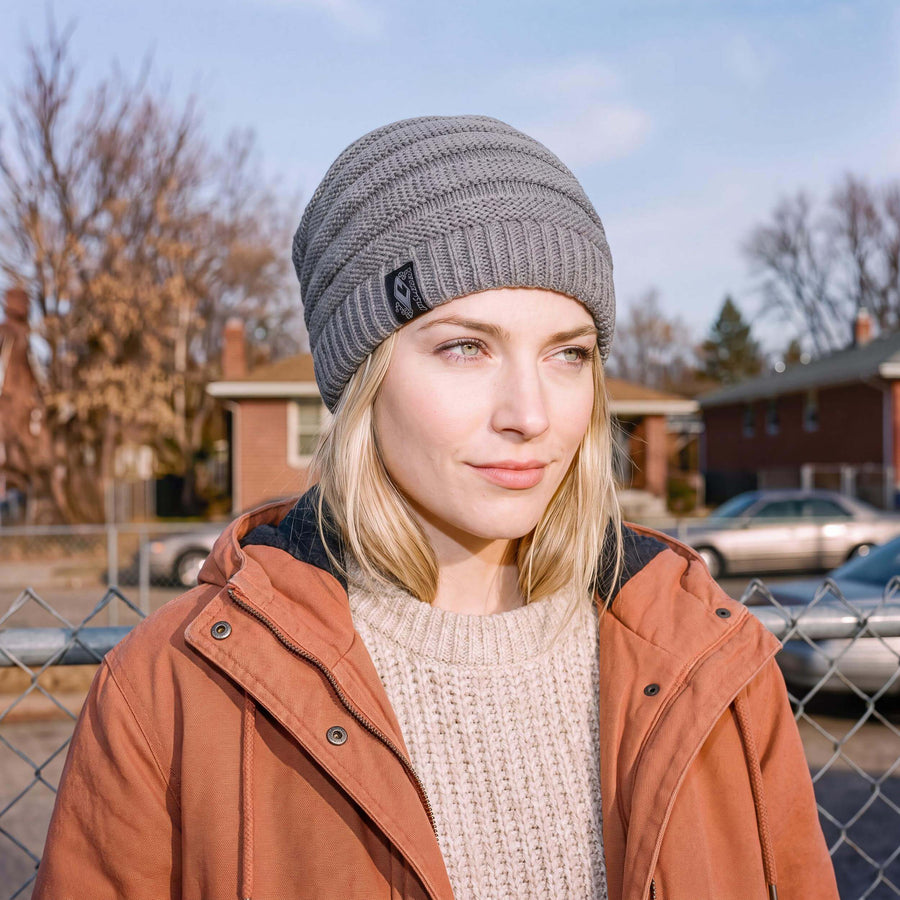 grau (female-model)
