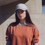 grau (female-model Zara Slater)