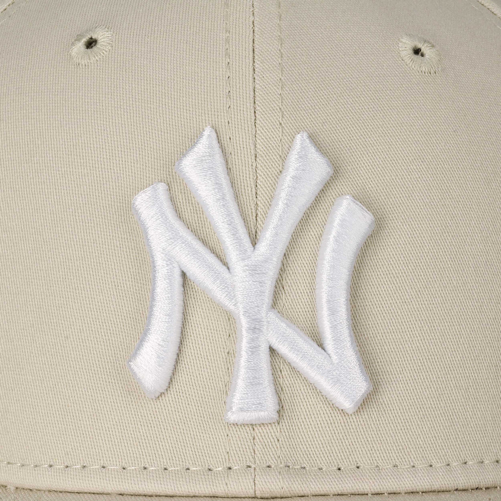 hellbeige