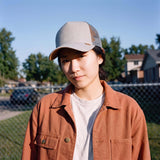 grau (female-model)