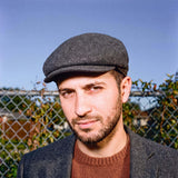 grau-schwarz (male-model)