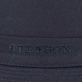 bleu foncé