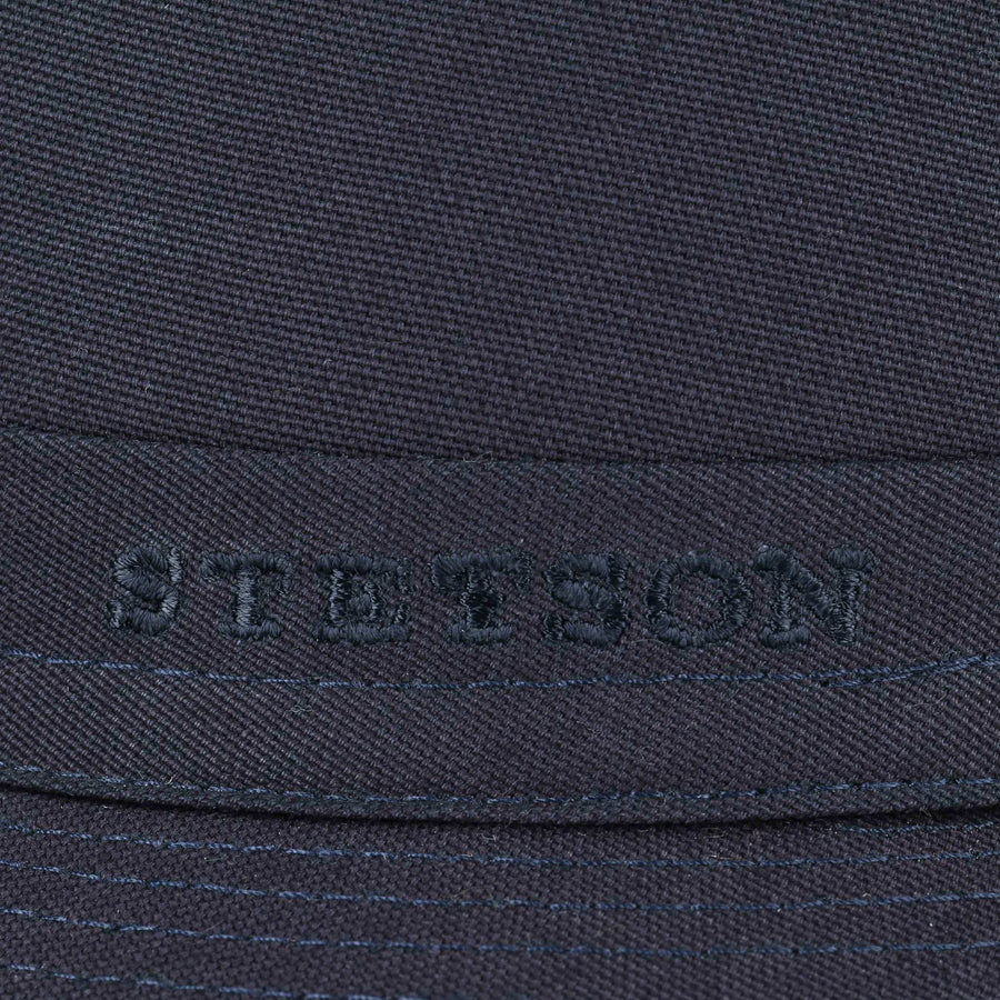 bleu foncé