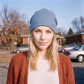 blau (female-model)