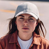 grau (female-model Natalie Polino)