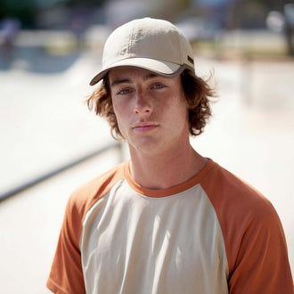 beige (mannelijk model Oswald Bloom)