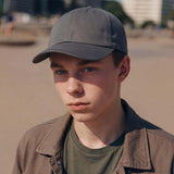 dunkelgrau (male-model Pete Delorette)