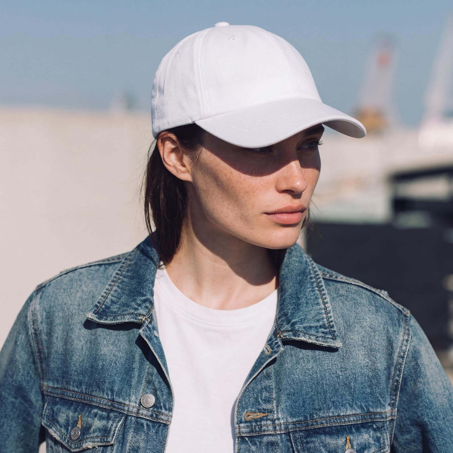 weiß (female-model Hazel Bourne)