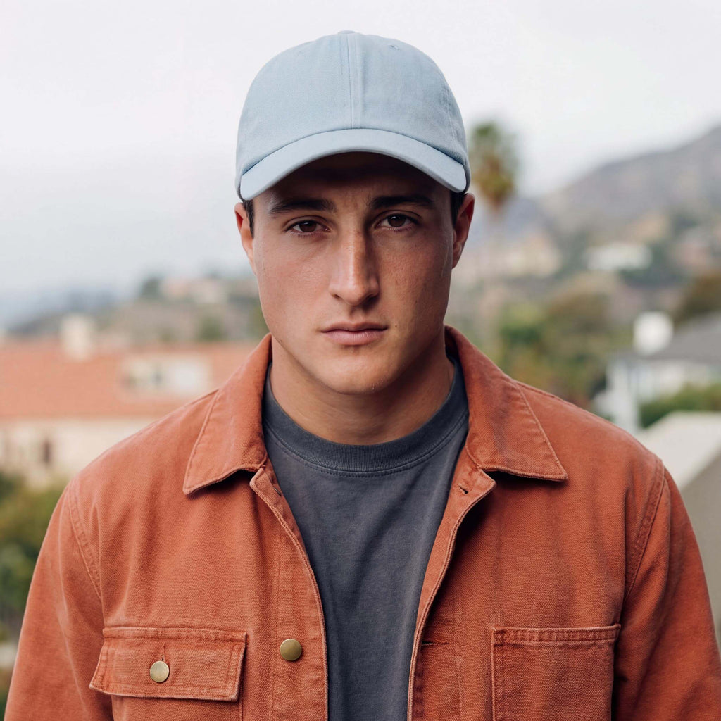 bleu clair (modèle masculin Pete Delorette)