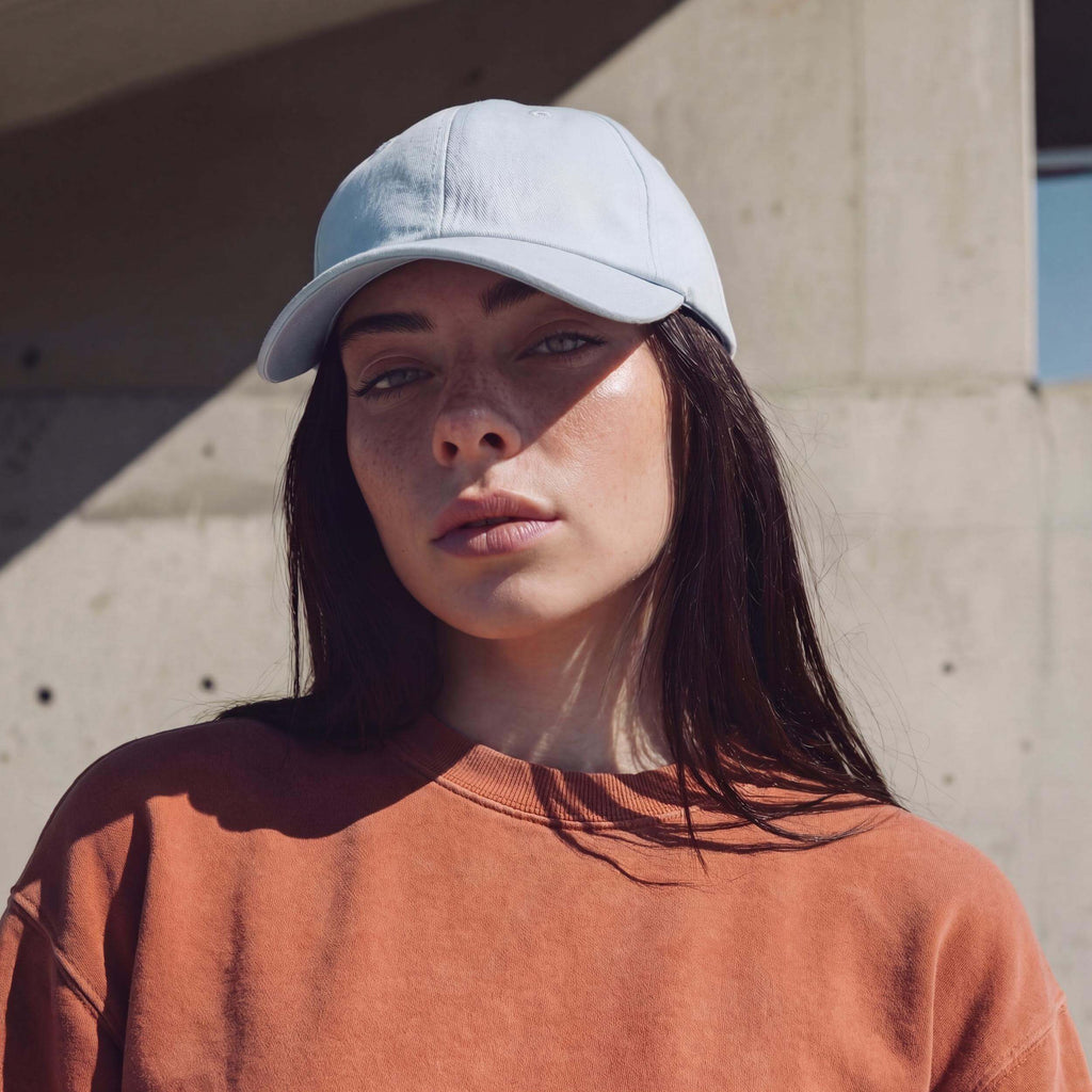 bleu clair (modèle féminin Monique Iverson)