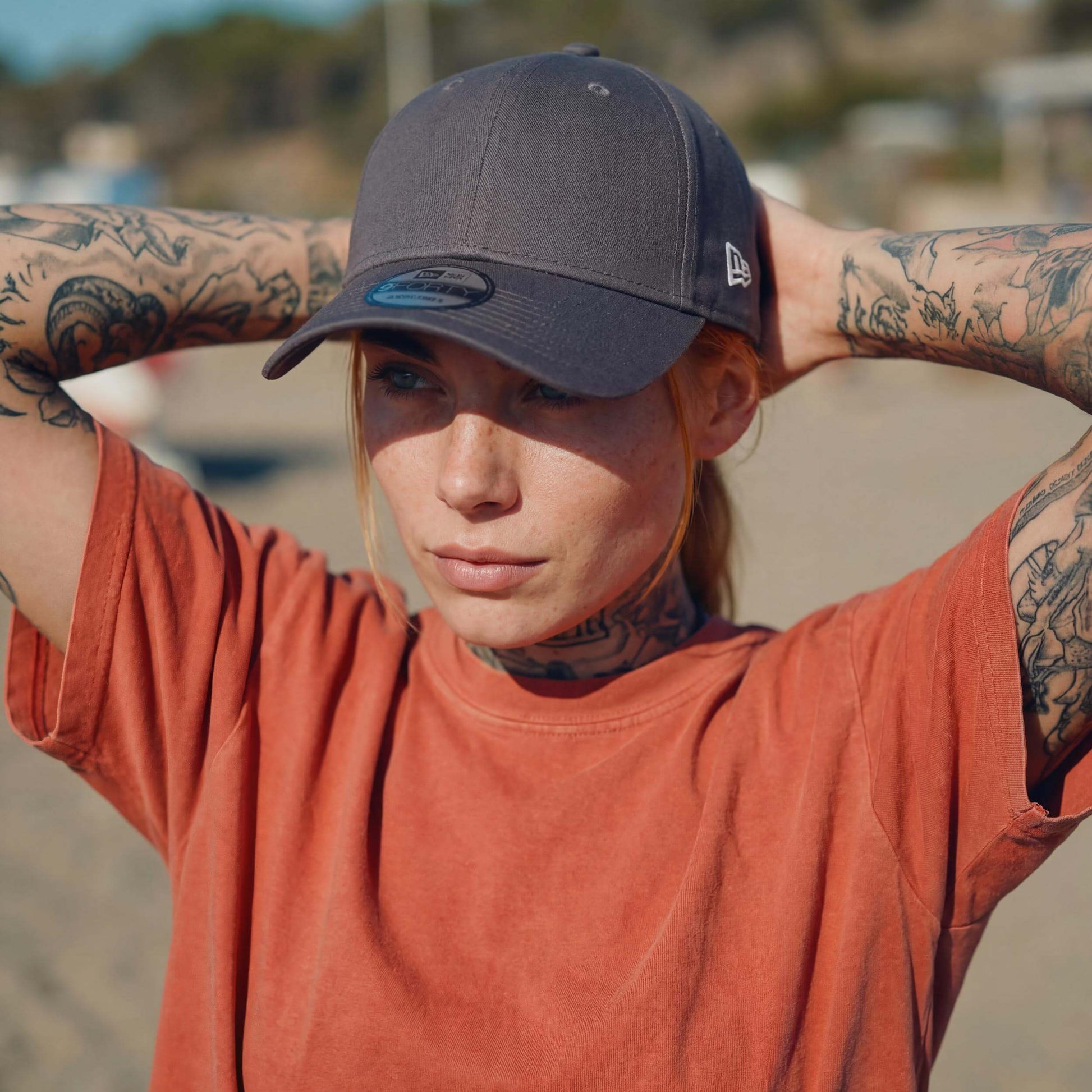 dunkelgrau (female-model Alexis Newman)