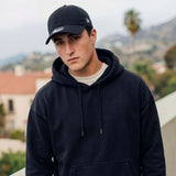 schwarz (male-model Luke Fermer)