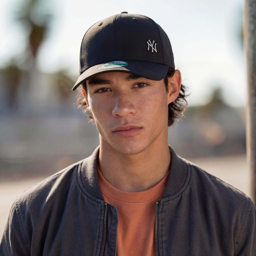 schwarz (male-model Oswald Bloom)