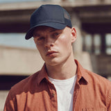 dunkelblau (male-model Mike Anderson)
