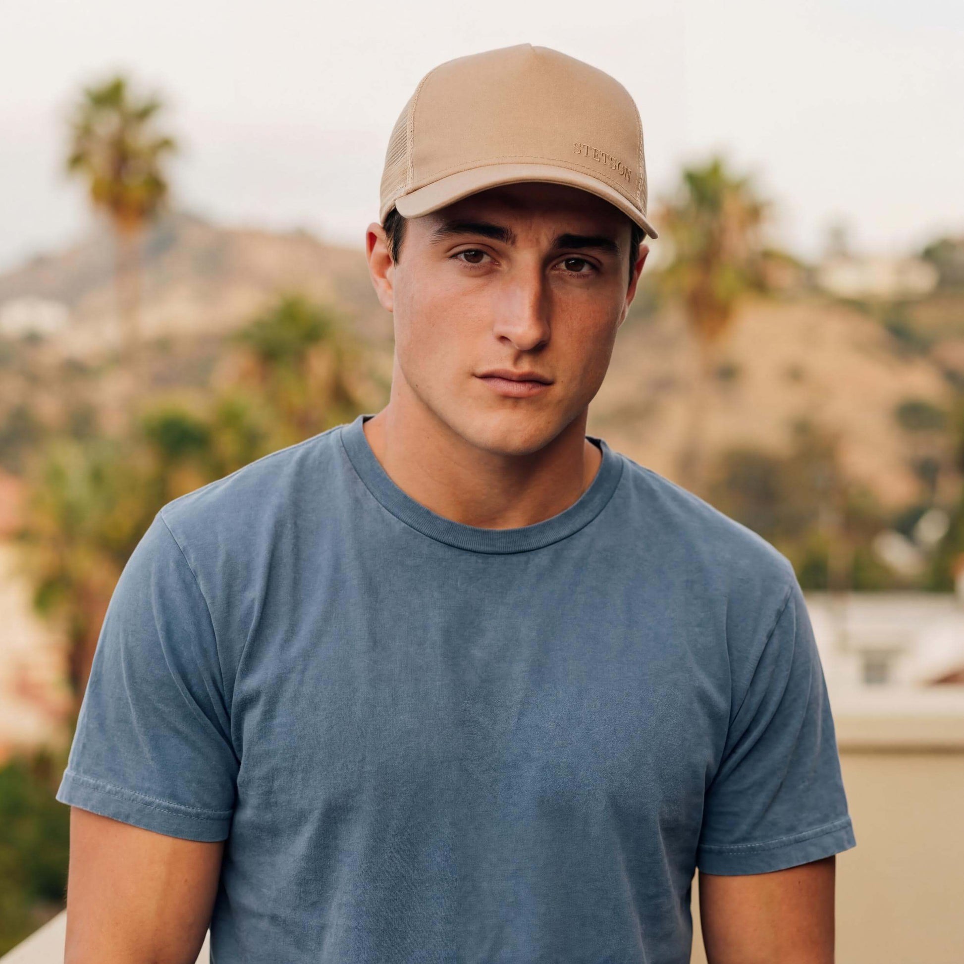 hellbeige (male-model James Lavender)