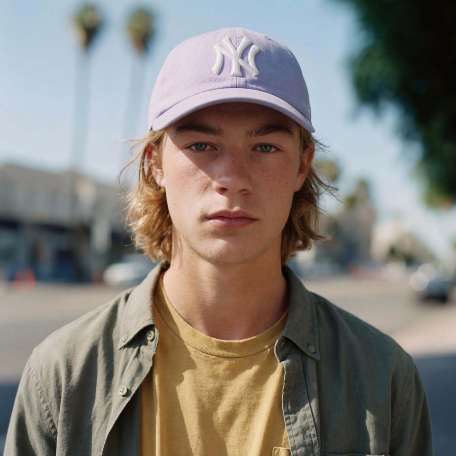 flieder (male-model James Lavender)