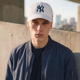 weiß-dunkelblau (male-model Mike Anderson)