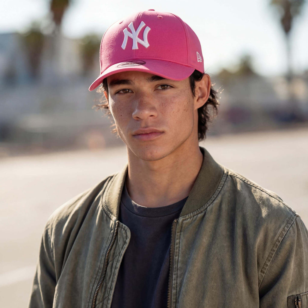 pink (modèle masculin Tony Cenic)