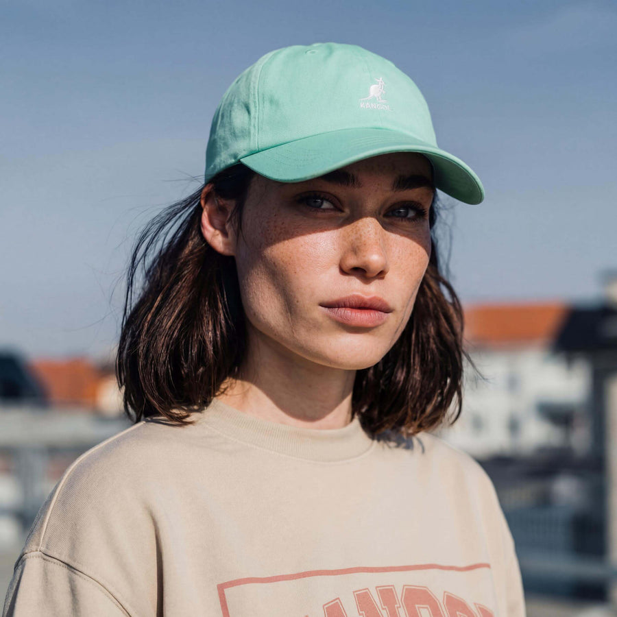 mint (female-model Hazel Bourne)