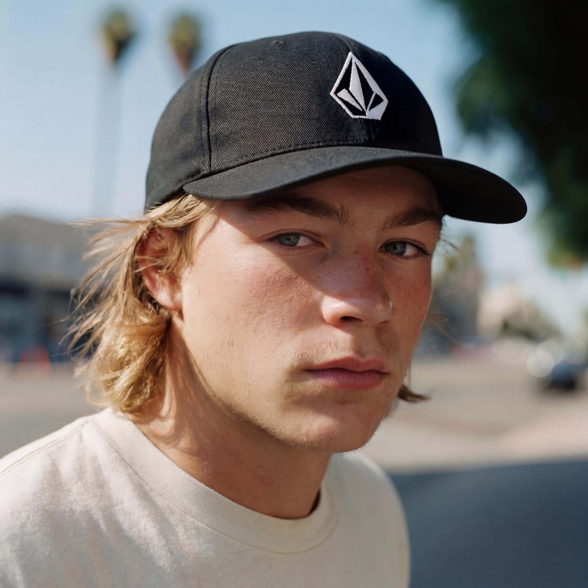 schwarz (male-model Pete Delorette)