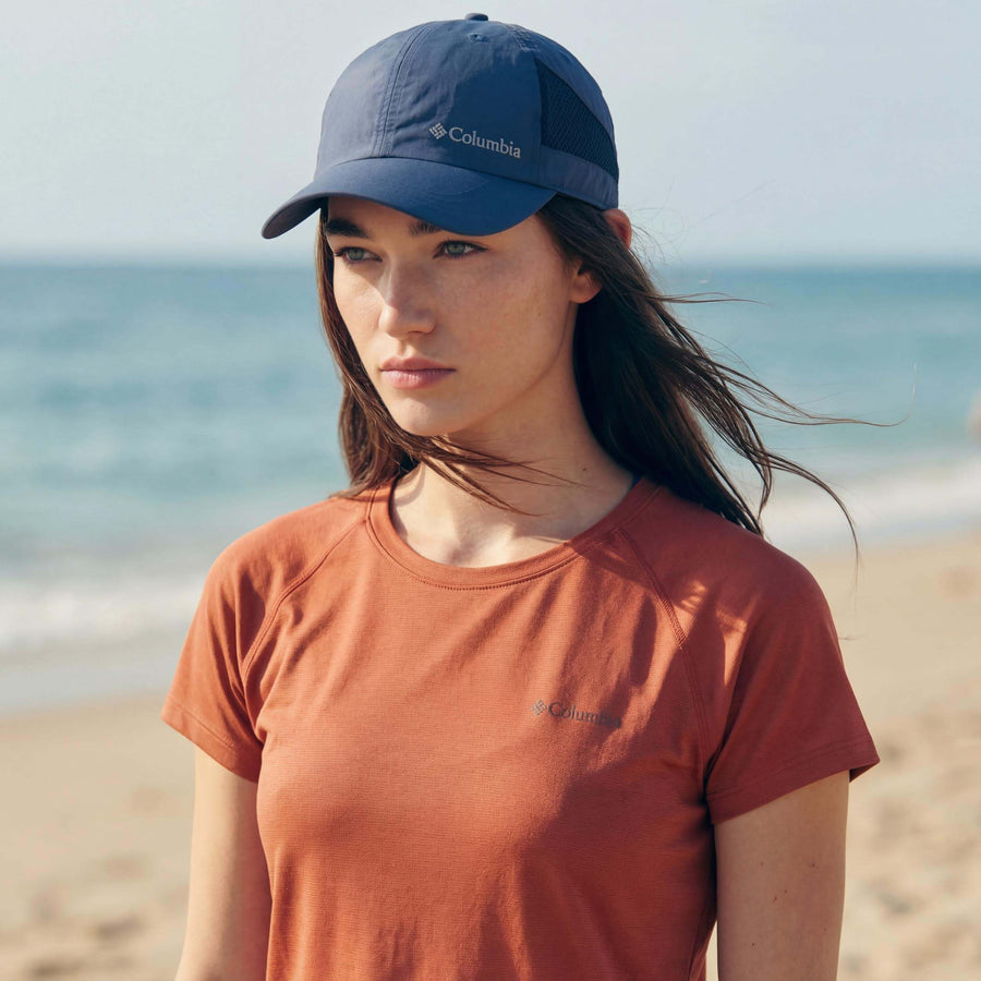 blau (female-model)
