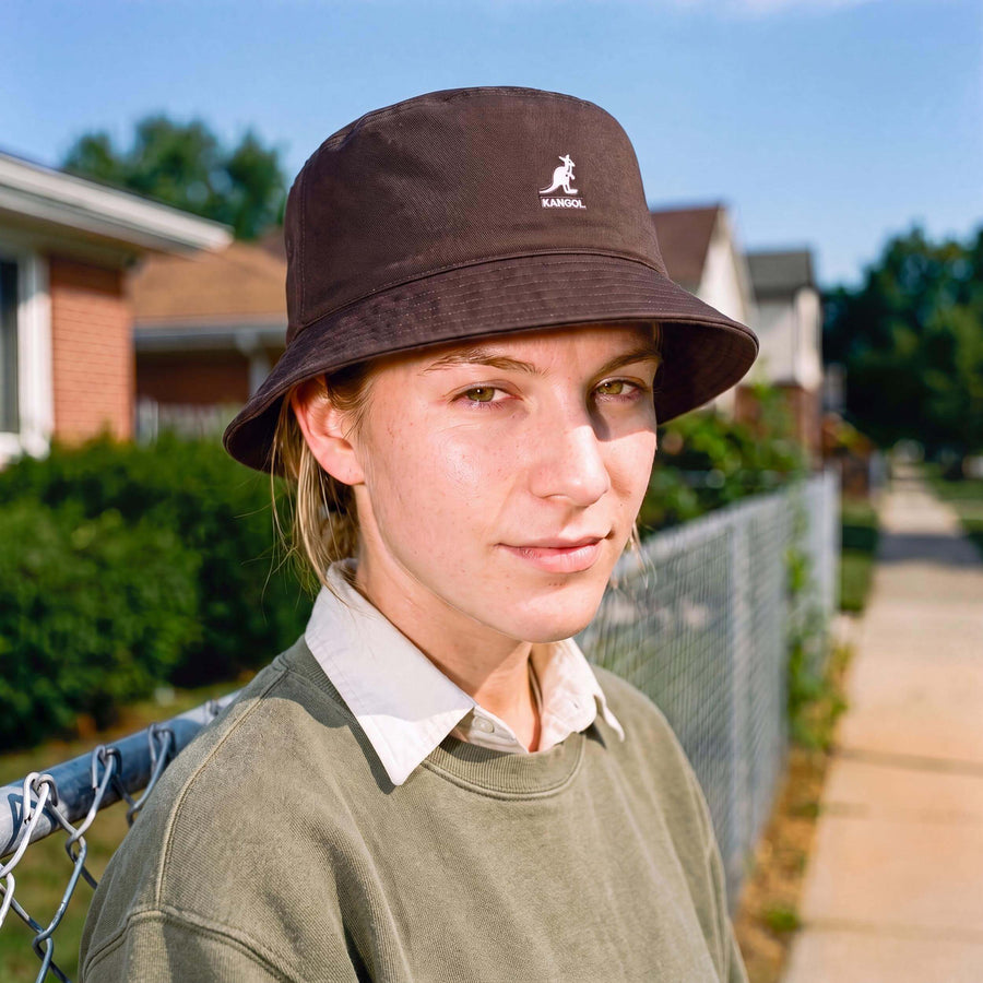 dunkelbraun (female-model)