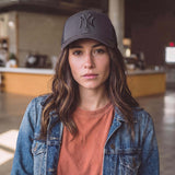 anthrazit (female-model Natalie Polino)