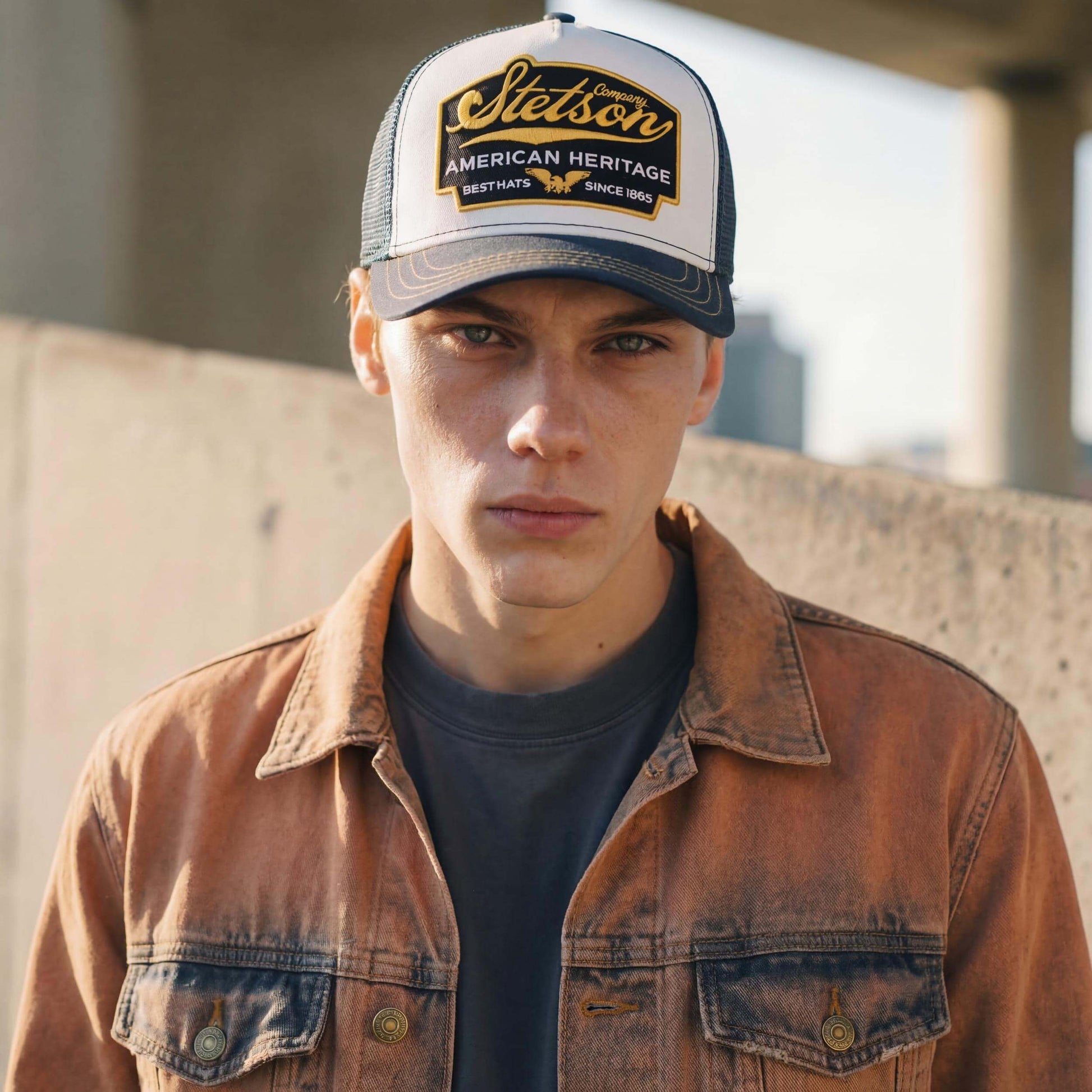 dunkelblau (male-model Mike Anderson)