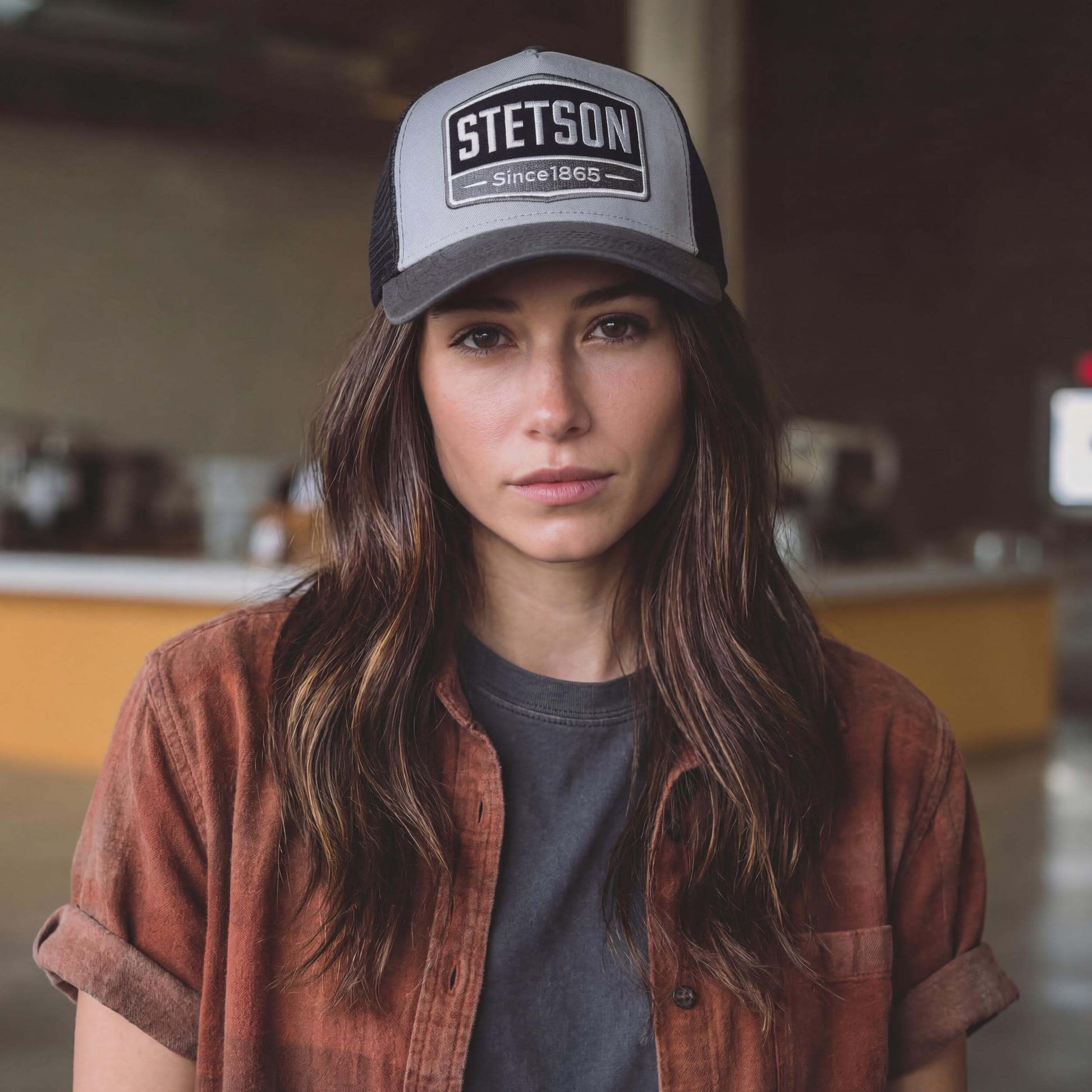 grau-schwarz (female-model Natalie Polino)