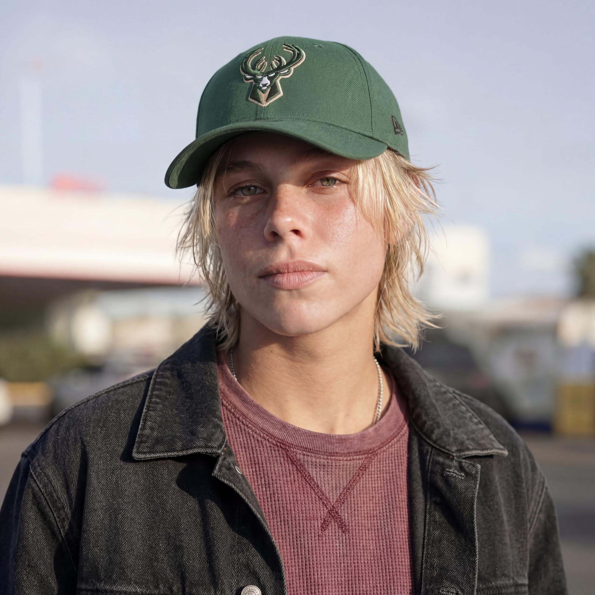 dunkelgrün (male-model Oswald Bloom)