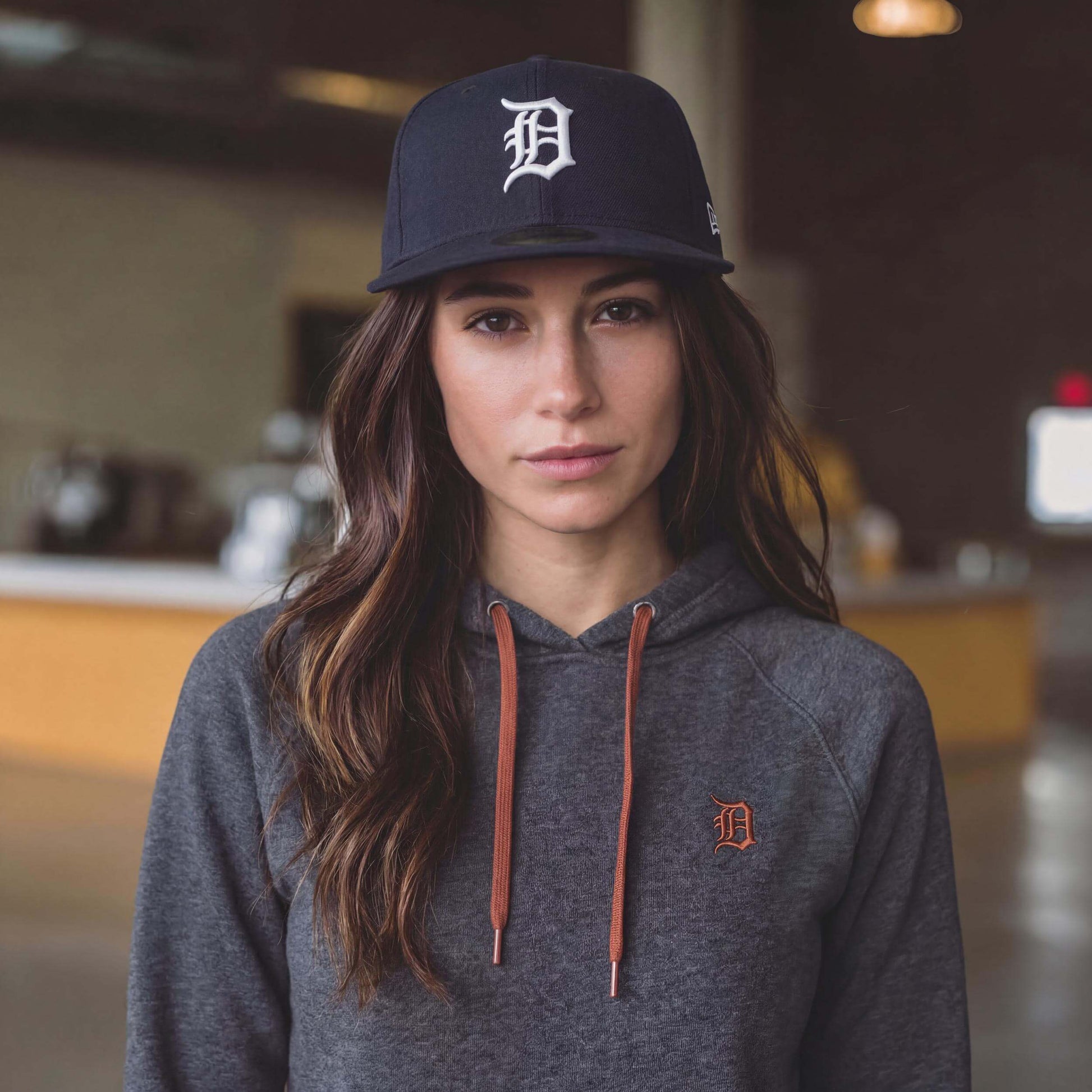 dunkelblau (female-model Annabel Oharra)