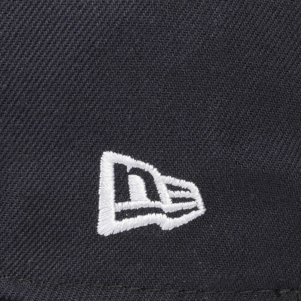 dunkelblau