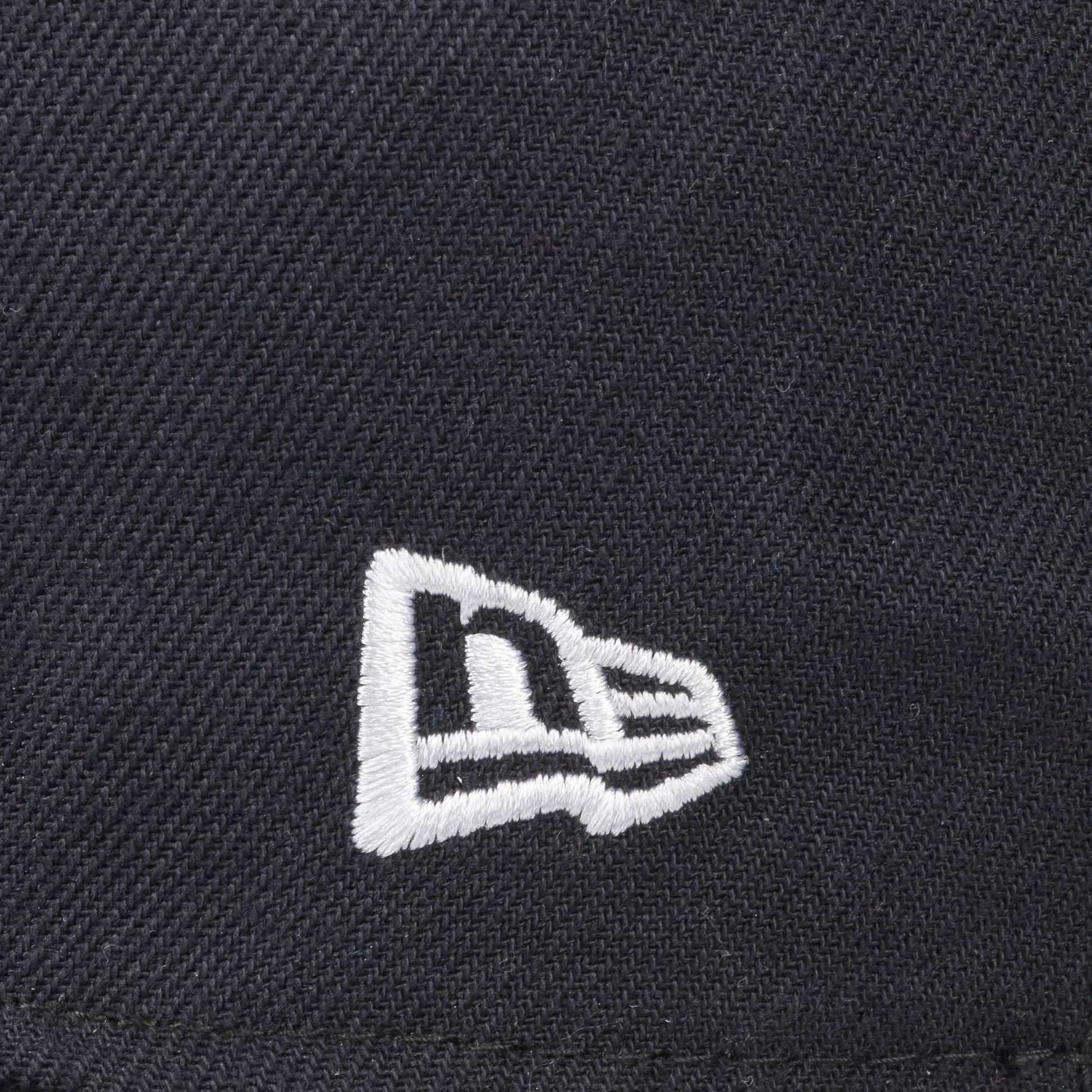 dunkelblau