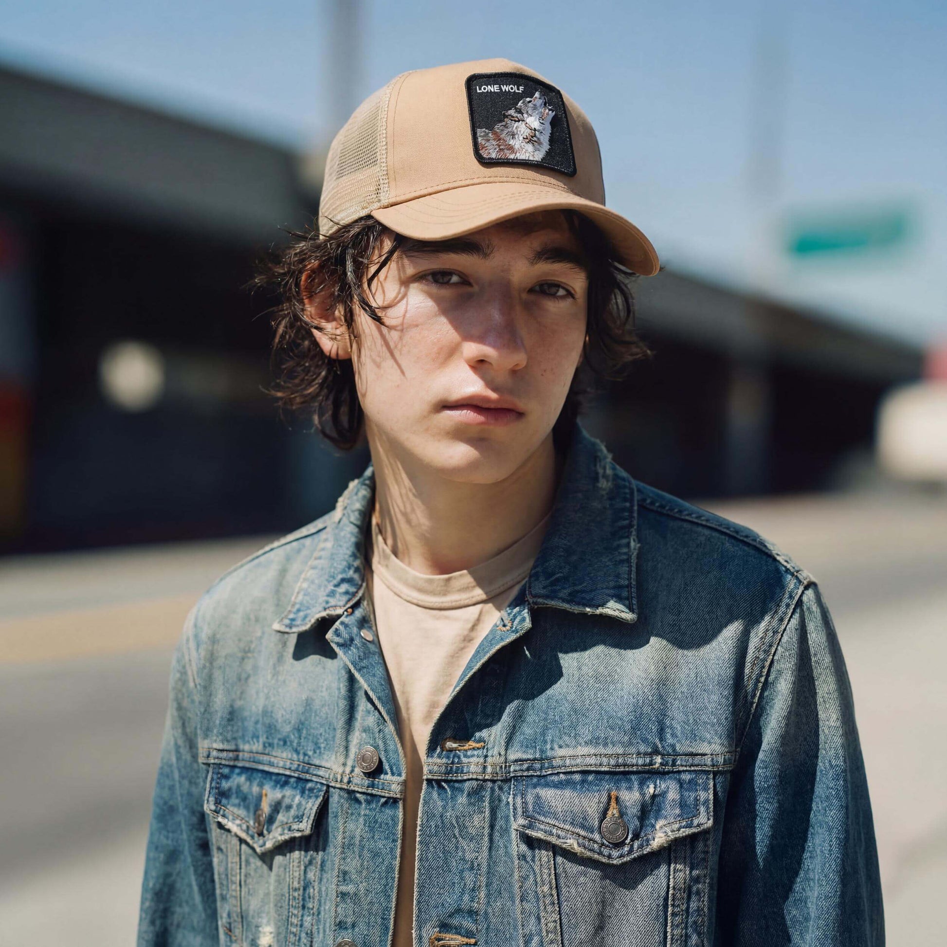 beige (male-model Luke Fermer)