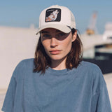 weiß (female-model Annabel Oharra)