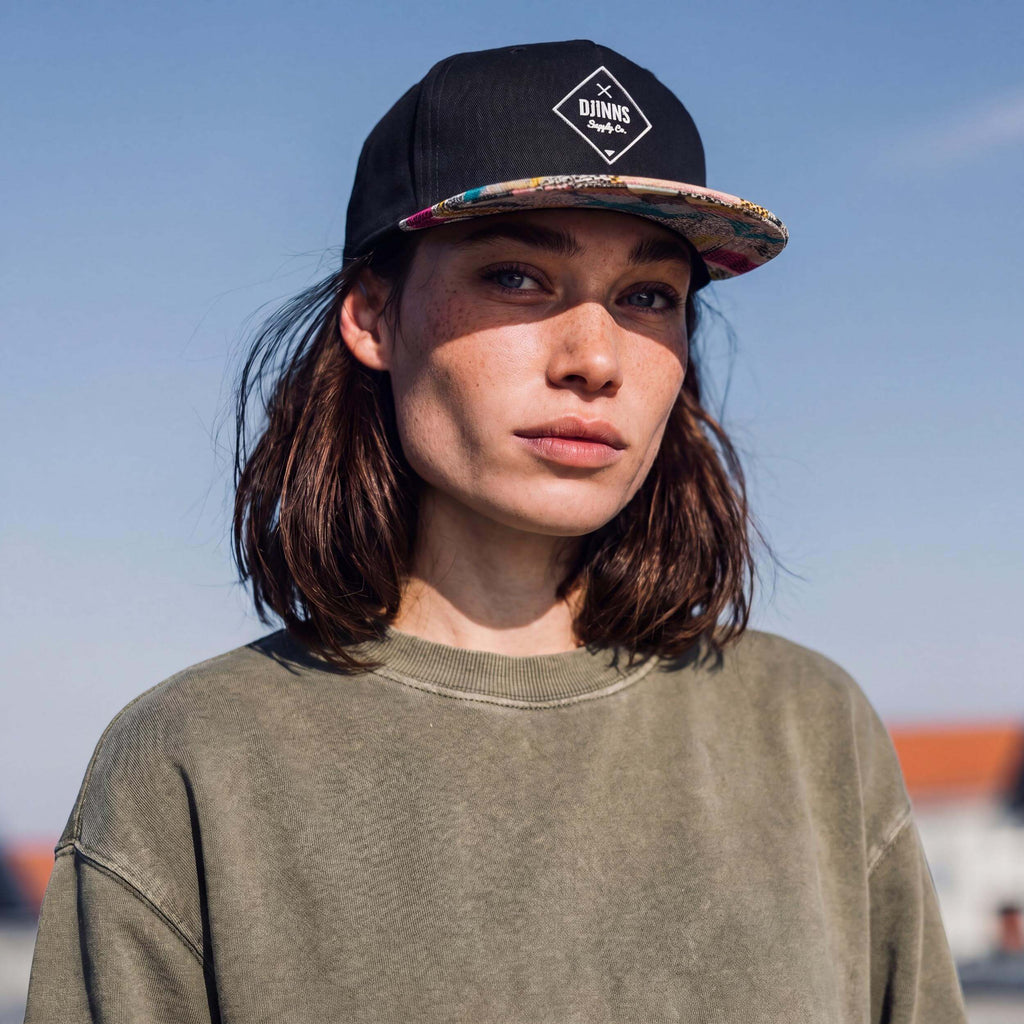 schwarz (female-model)