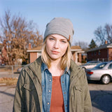 grau (female-model)